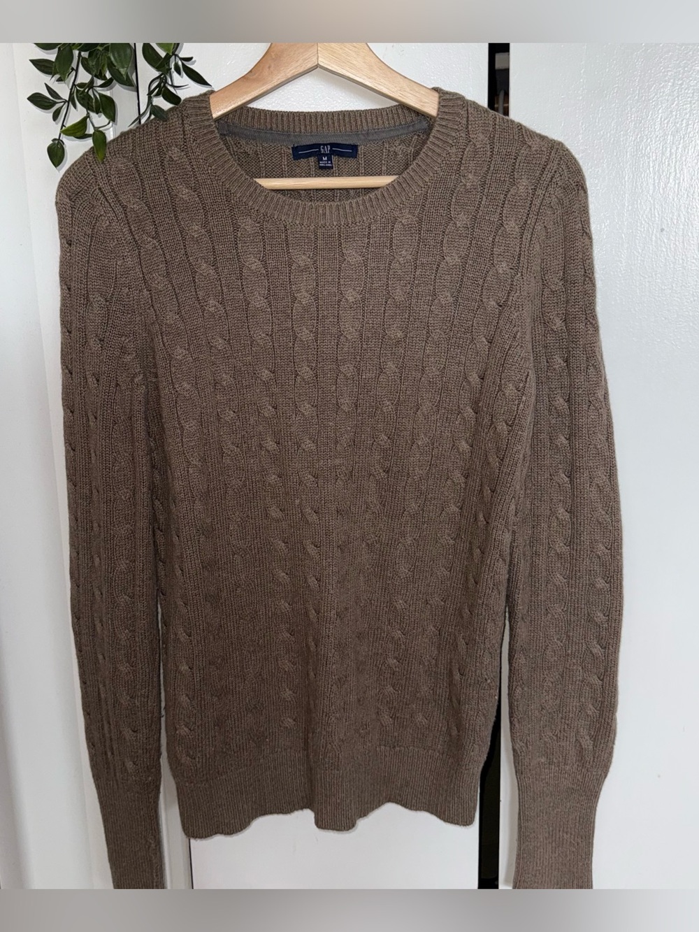 GAP Men's Crewneck Cable Knit Sweater - Taupe Brown